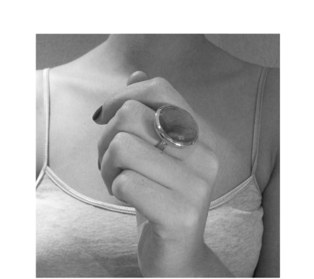 Gp Round Facet Ring - Labradorite - Monica Vinader